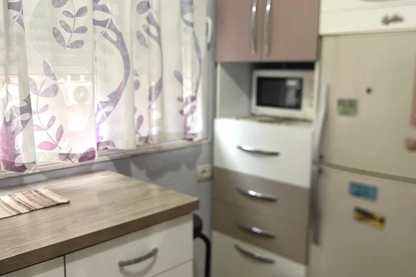 Shtepi me qera Apartament ne Tirane, 2+1, Mobilimi E mobiluar, Pagesa 65,000  Leke.