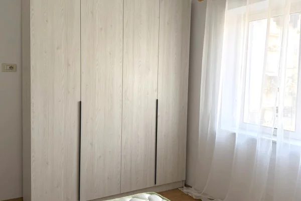 Shtepi me qera Apartament ne Tirane, 1+1, Mobilimi E mobiluar, Pagesa 50,000  Leke.