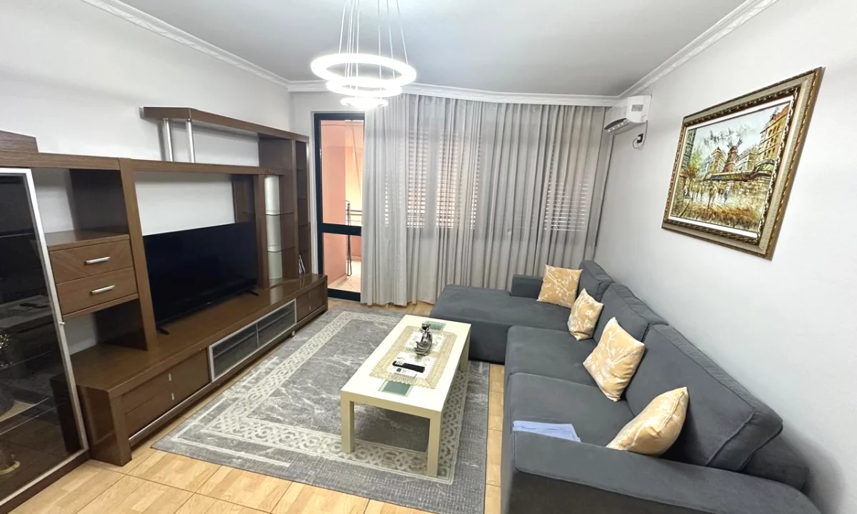 Shtepi me qera Apartament ne Tirane, 2+1, Mobilimi E mobiluar, Pagesa 800  Euro.