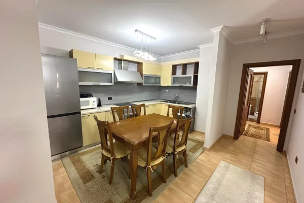 Shtepi me qera Apartament ne Tirane, 2+1, Mobilimi E mobiluar, Pagesa 800  Euro.
