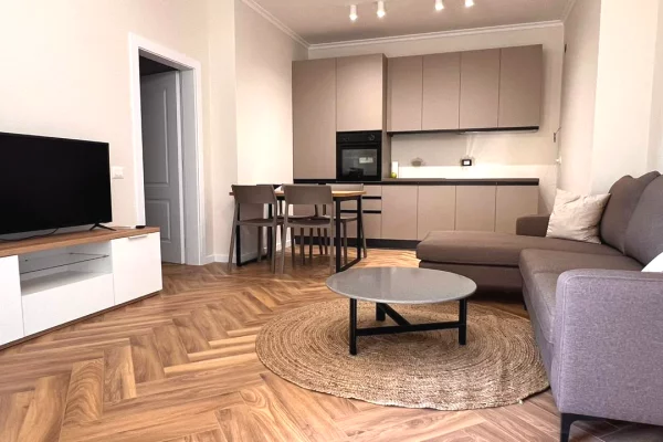 Shtepi me qera Apartament ne Tirane, 2+1, Mobilimi E mobiluar, Pagesa 800  Euro.