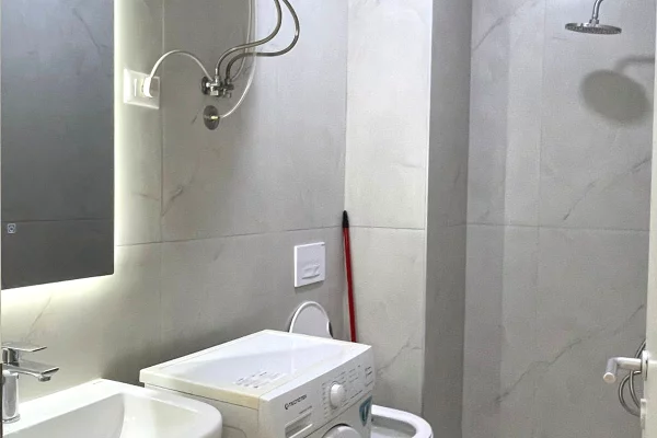 Shtepi me qera Apartament ne Tirane, 1+1, Mobilimi E mobiluar, Pagesa 45,000  Leke.