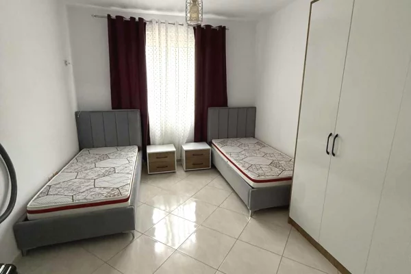 Shtepi me qera Apartament ne Tirane, 2+1, Mobilimi E mobiluar, Pagesa 55,000  Leke.