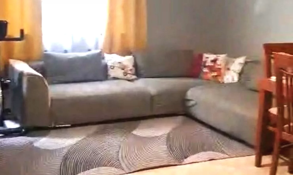 Shtepi me qera Apartament ne Tirane, 2+1, Mobilimi E mobiluar, Pagesa 60,000  Leke.