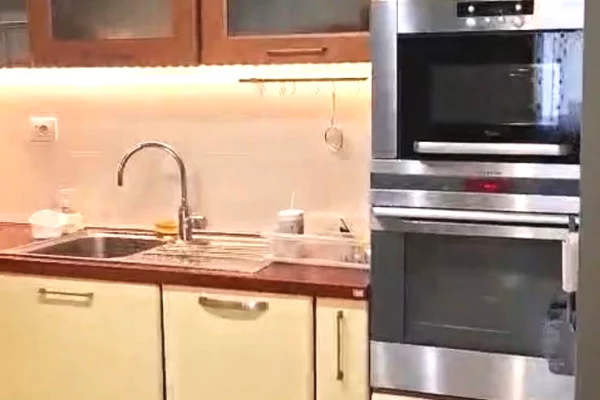 Shtepi me qera Apartament ne Tirane, 2+1, Mobilimi E mobiluar, Pagesa 60,000  Leke.