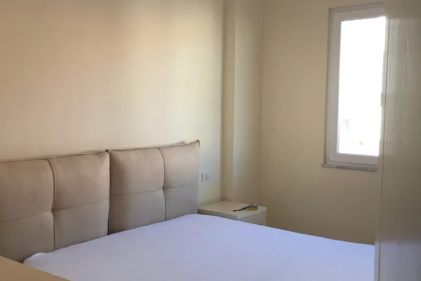 Shtepi me qera Apartament ne Tirane, 1+1, Mobilimi E mobiluar, Pagesa 450  Euro.