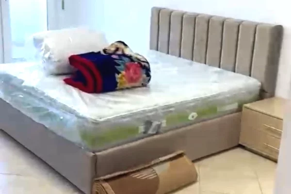 Shtepi me qera Apartament ne Tirane, 2+1, Mobilimi E mobiluar, Pagesa 65,000  Leke.