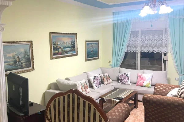 Shtepi me qera 1+1 ne Tirane - 50,000 Leke