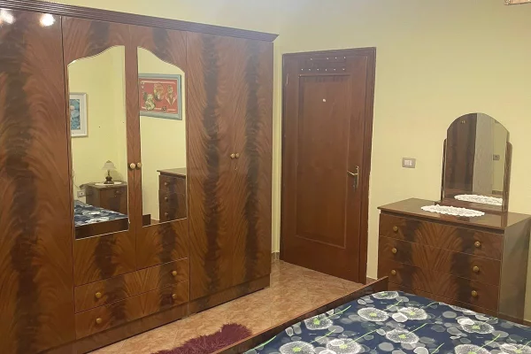 Shtepi me qera Apartament ne Tirane, 1+1, Mobilimi E mobiluar, Pagesa 50,000  Leke.