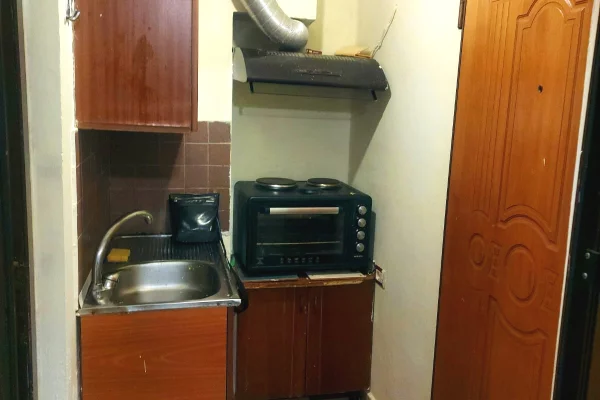 Shtepi me qera Apartament ne Tirane, Garsoniere, Mobilimi E mobiluar, Pagesa 28,000  Leke.