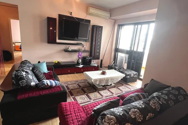 Shtepi me qera Apartament ne Tirane, 2+1, Mobilimi E mobiluar, Pagesa 60,000  Leke.