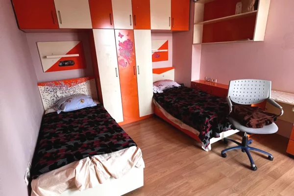 Shtepi me qera Apartament ne Tirane, 2+1, Mobilimi E mobiluar, Pagesa 60,000  Leke.