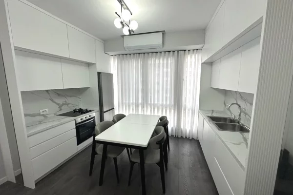 Shtepi me qera Apartament ne Tirane, 2+1, Mobilimi E mobiluar, Pagesa 900  Euro.
