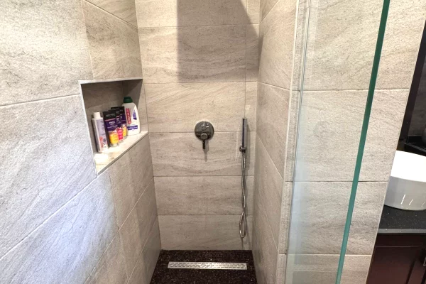 Shtepi me qera Apartament ne Tirane, 2+1, Mobilimi E mobiluar, Pagesa 75,000  Leke.