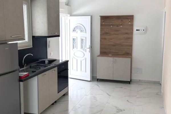 Shtepi me qera Apartament ne Tirane, 1+1, Mobilimi E mobiluar, Pagesa 50,000  Leke.