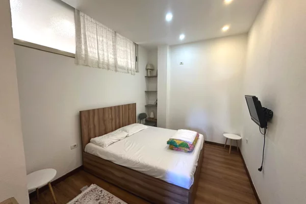 Shtepi me qera Apartament ne Tirane, 1+1, Mobilimi E mobiluar, Pagesa 600  Euro.