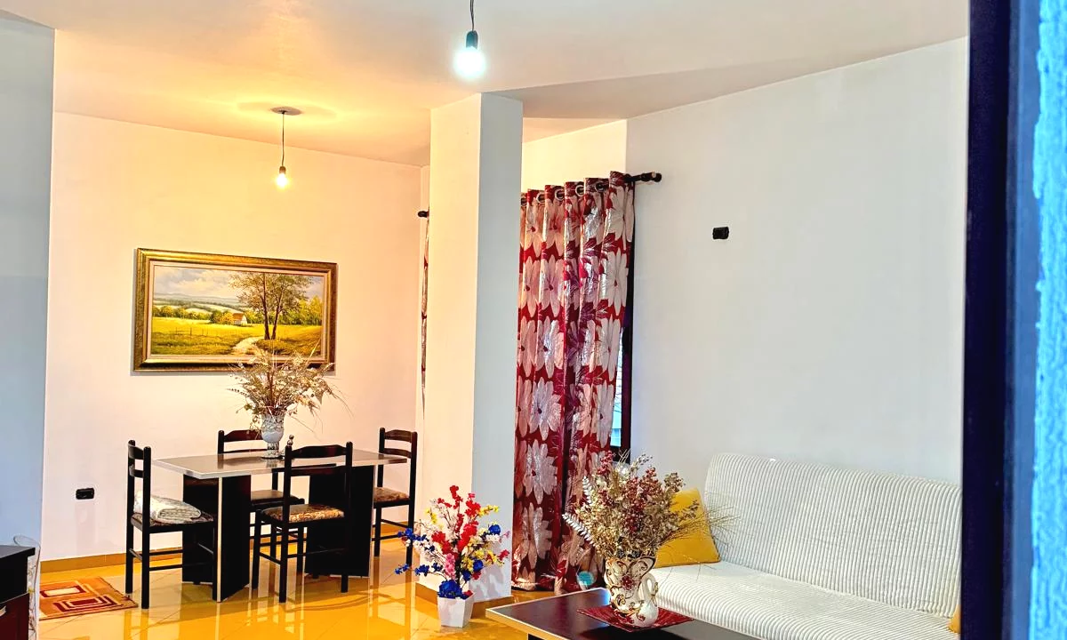 Shtepi me qera Apartament ne Tirane, 1+1, Mobilimi E mobiluar, Pagesa 45,000  Leke.