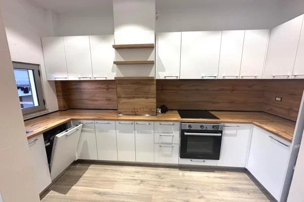 Shtepi me qera 3+1 ne Tirane - 1,400 Euro