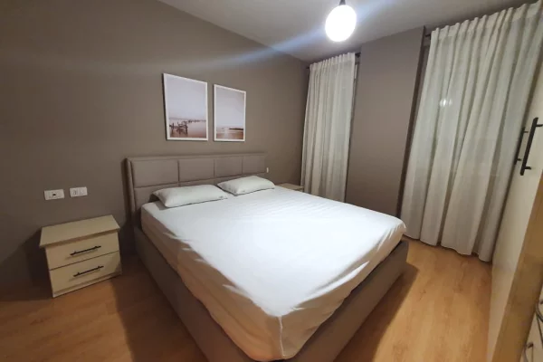 Shtepi me qera Apartament ne Tirane, 1+1, Mobilimi E mobiluar, Pagesa 550  Euro.