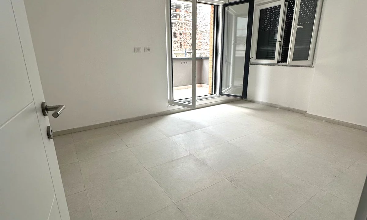 🏢Bulevardi i Ri,Rezidenca Dael,jepet me qera per zyra,apartament 2+1,Bosh 60,000Leke