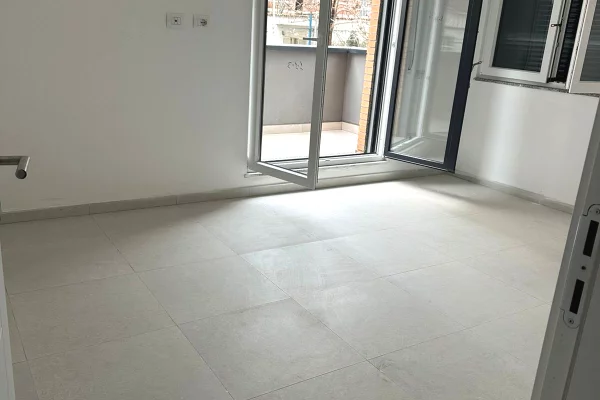 🏢Bulevardi i Ri,Rezidenca Dael,jepet me qera per zyra,apartament 2+1,Bosh 60,000Leke