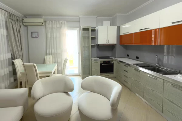 Shtepi me qera Apartament ne Tirane, 1+1, Mobilimi E mobiluar, Pagesa 650  Euro.