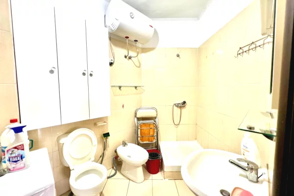 Shtepi me qera Apartament ne Tirane, 2+1, Mobilimi E mobiluar, Pagesa 60,000  Leke.