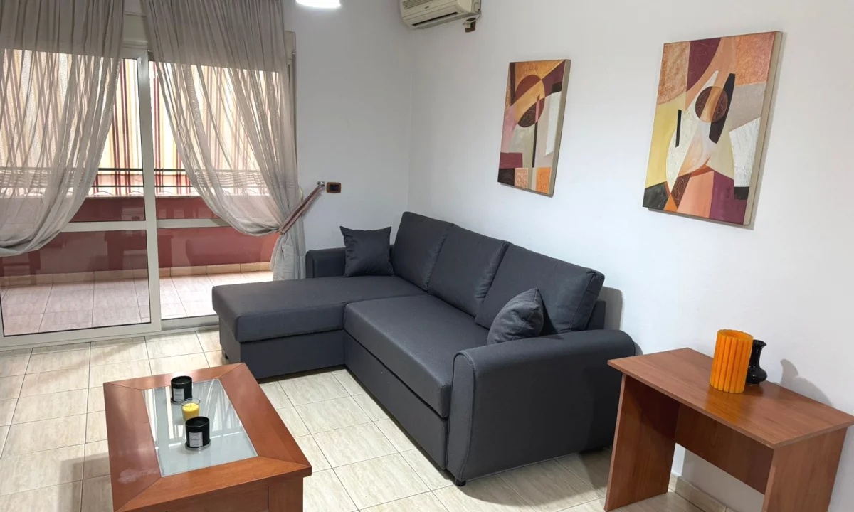 Shtepi me qera Apartament ne Tirane, 1+1, Mobilimi E mobiluar, Pagesa 45,000  Leke.