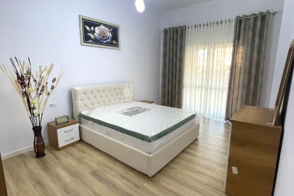 Shtepi me qera Apartament ne Tirane, 2+1, Mobilimi E mobiluar, Pagesa 500  Euro.