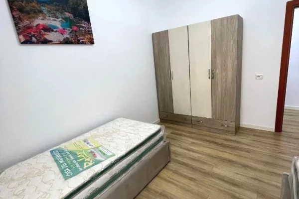 Shtepi me qera Apartament ne Tirane, 2+1, Mobilimi E mobiluar, Pagesa 500  Euro.
