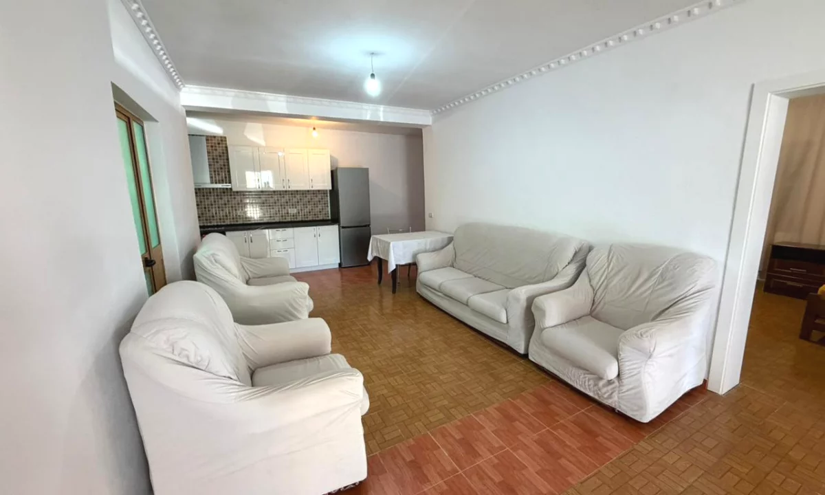 Shtepi me qera Vila Luksoze ne Tirane, 2+1, Mobilimi E mobiluar, Pagesa 55,000  Leke.