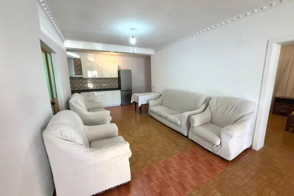 Shtepi me qera 2+1 ne Tirane - 55,000 Leke