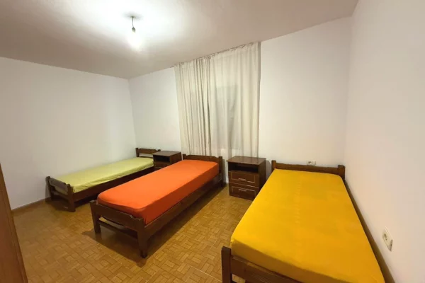 Shtepi me qera Vila Luksoze ne Tirane, 2+1, Mobilimi E mobiluar, Pagesa 55,000  Leke.