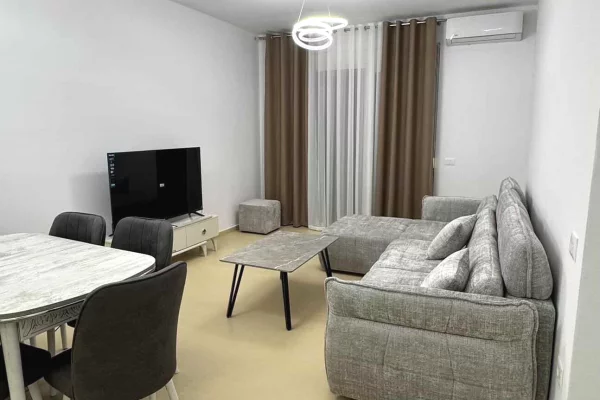 Shtepi me qera Apartament ne Tirane, 2+1, Mobilimi E mobiluar, Pagesa 70,000  Leke.