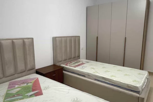 Shtepi me qera Apartament ne Tirane, 2+1, Mobilimi E mobiluar, Pagesa 70,000  Leke.
