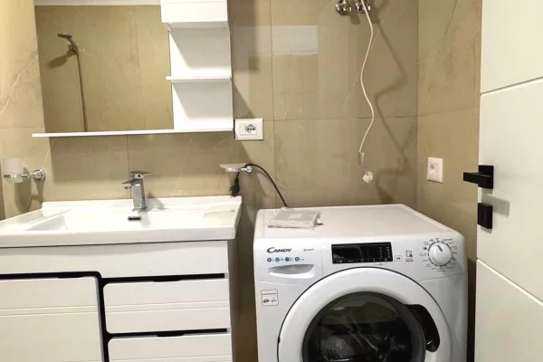 Shtepi me qera Apartament ne Tirane, 2+1, Mobilimi E mobiluar, Pagesa 70,000  Leke.