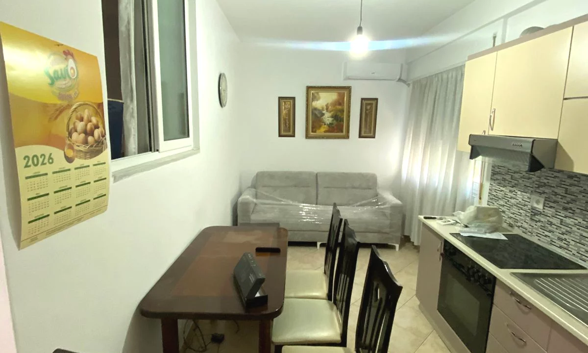 Shtepi me qera Apartament ne Tirane, 1+1, Mobilimi E mobiluar, Pagesa 50,000  Leke.