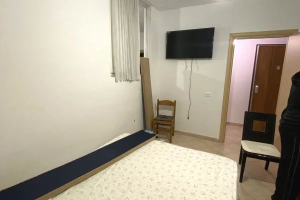 Shtepi me qera Apartament ne Tirane, 1+1, Mobilimi E mobiluar, Pagesa 50,000  Leke.