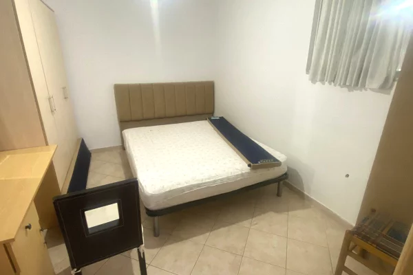 Shtepi me qera Apartament ne Tirane, 1+1, Mobilimi E mobiluar, Pagesa 50,000  Leke.