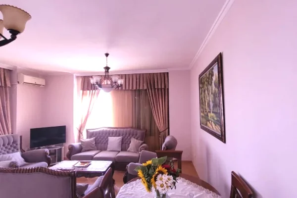 Shtepi me qera Apartament ne Tirane, 2+1, Mobilimi E mobiluar, Pagesa 800  Euro.