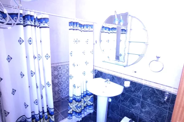 Shtepi me qera Apartament ne Tirane, 2+1, Mobilimi E mobiluar, Pagesa 800  Euro.