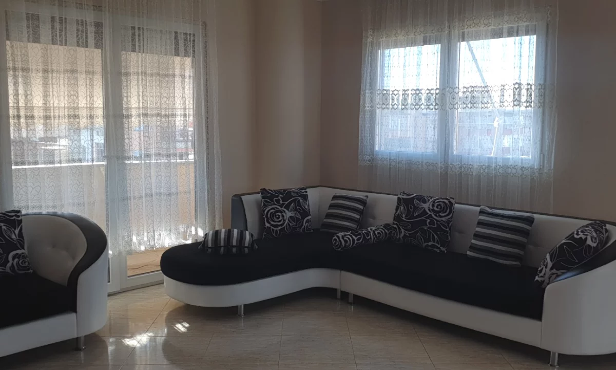 Shtepi me qera Apartament ne Tirane, 1+1, Mobilimi E mobiluar, Pagesa 42,000  Leke.