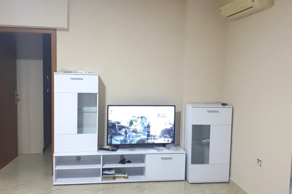 Shtepi me qera Apartament ne Tirane, 1+1, Mobilimi E mobiluar, Pagesa 42,000  Leke.