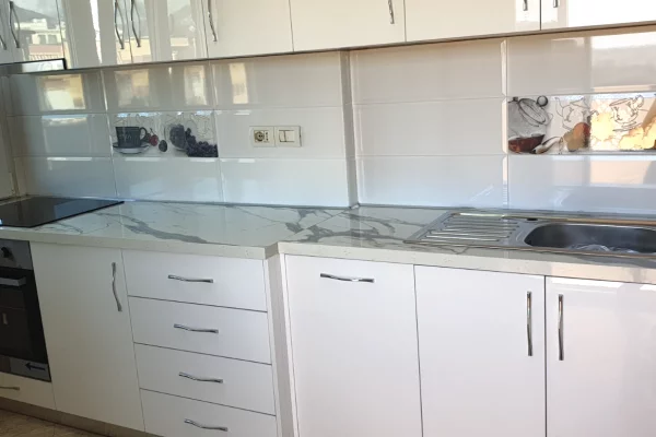 Shtepi me qera Apartament ne Tirane, 1+1, Mobilimi E mobiluar, Pagesa 42,000  Leke.