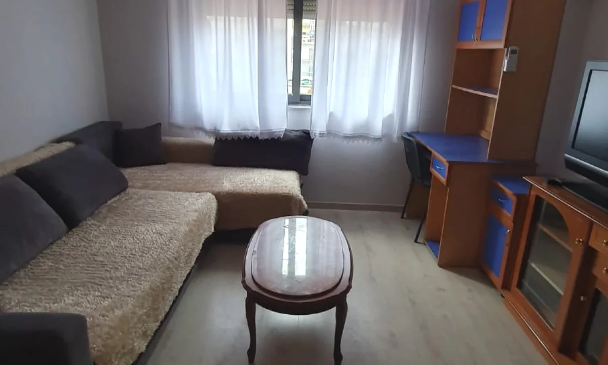 Shtepi me qera Apartament ne Tirane, 1+1, Mobilimi E mobiluar, Pagesa 60,000  Leke.