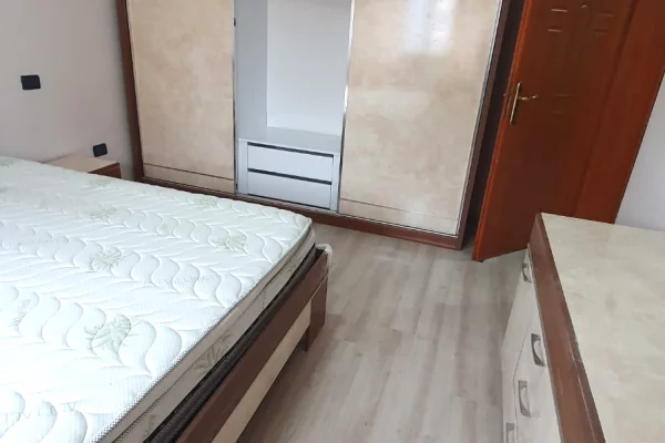 Shtepi me qera Apartament ne Tirane, 1+1, Mobilimi E mobiluar, Pagesa 60,000  Leke.
