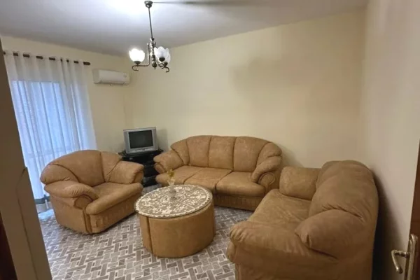 Shtepi me qera Apartament ne Tirane, 3+1, Mobilimi E mobiluar, Pagesa 60,000  Leke.