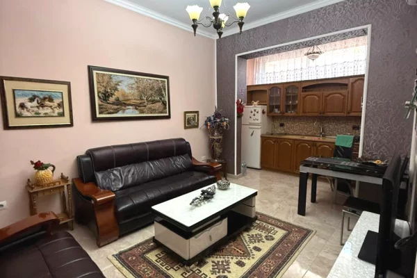 Shtepi me qera Apartament ne Tirane, 2+1, Mobilimi E mobiluar, Pagesa 65,000  Leke.