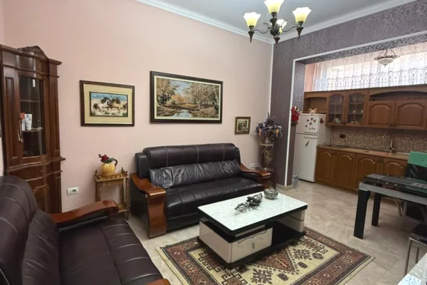 Shtepi me qera Apartament ne Tirane, 2+1, Mobilimi E mobiluar, Pagesa 65,000  Leke.