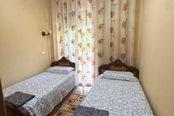 Shtepi me qera Apartament ne Tirane, 2+1, Mobilimi E mobiluar, Pagesa 65,000  Leke.